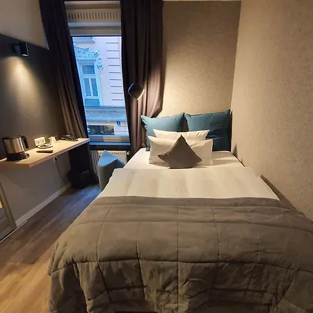 Falkenturm Hotel 2*