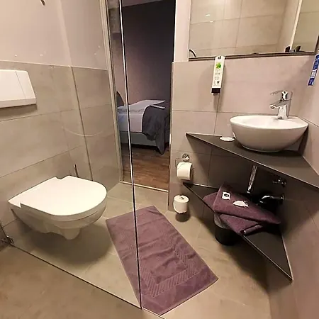 Falkenturm Hotell 2*