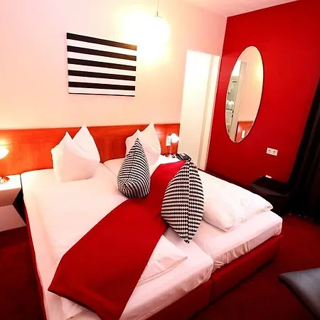 Hotel Falkenturm 2*