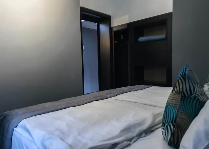 Hotel Falkenturm 2*