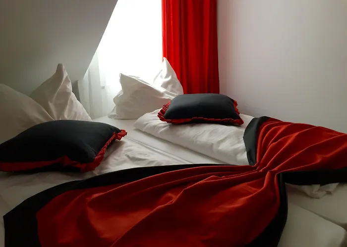 Falkenturm Hotel 2*
