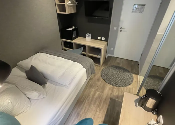 فندق فالكنتروم 2*